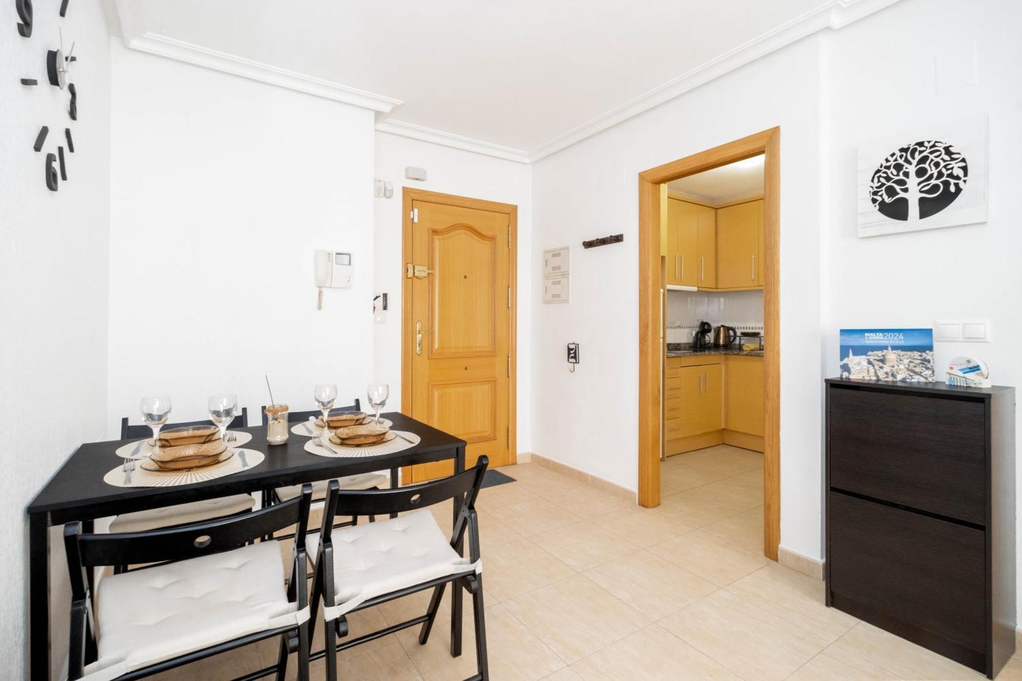 Relax Apartment Torrevieja Exterior photo